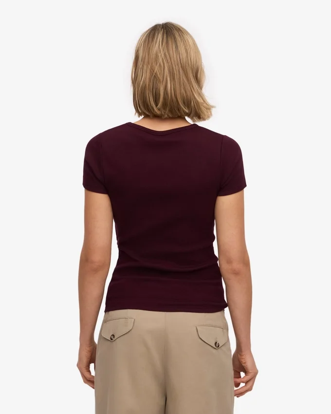 Bio-T-Shirt mit Rippstrick – Oxblood-Rot