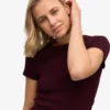 Bio-T-Shirt mit Rippstrick – Oxblood-Rot