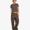Boxy Crop-T-Shirt aus Bio-Baumwolle – Faded Mud