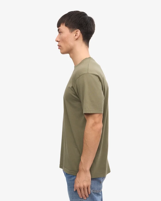 Classic Organic Tee – Staubiges Oliv