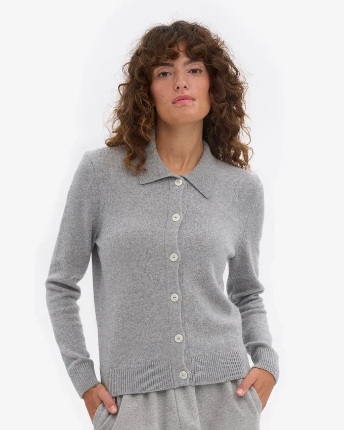 Damen-Strickjacke aus Merinowolle mit Kragen – meliertes Grau