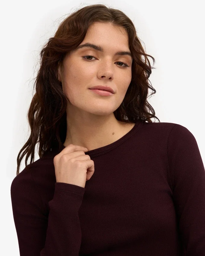 Damen-T-Shirt aus Bio-Baumwolle mit Rippbündchen und langen Ärmeln – Oxblood-Rot