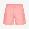 Klassische Badeshorts – Leuchtendes Korallenrot