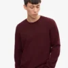 Klassischer Rundhalspullover aus Merinowolle – Oxblood-Rot