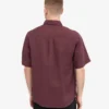 Leinenhemd mit kurzen Ärmeln – Oxblood-Rot