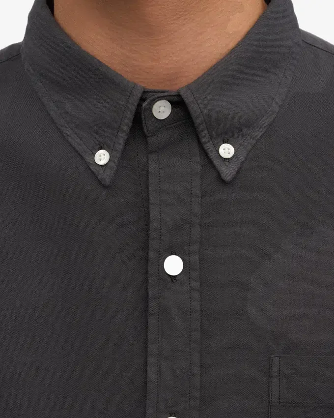 Organic Button Down Hemd mit Knopfleiste – Lavagrau