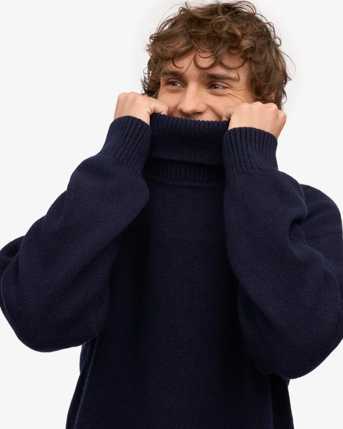 Rollkragenpullover aus Merinowolle – Marineblau