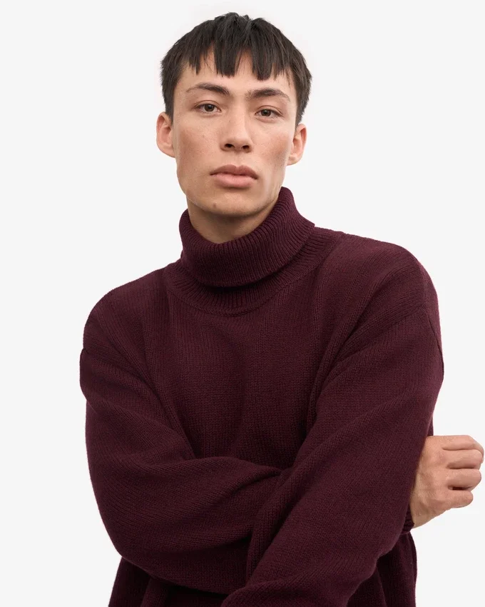 Rollkragenpullover aus Merinowolle – Oxblood-Rot