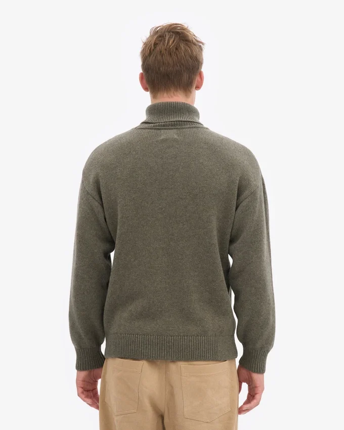 Rollkragenpullover aus Merinowolle – Staubiges Oliv