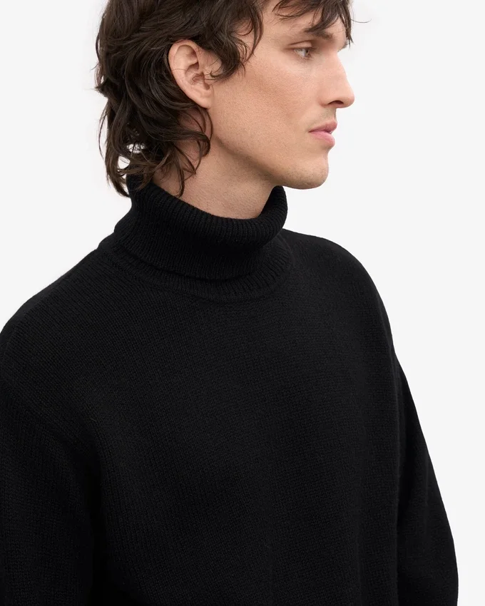 Rollkragenpullover aus Merinowolle – Tiefschwarz