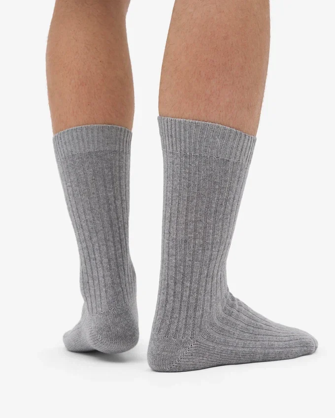 Socken aus Merinowollmischung – Meliertes Grau