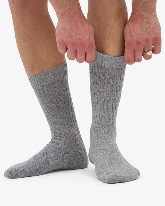 Socken aus Merinowollmischung – Meliertes Grau