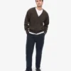 Strickjacke aus Merinowolle mit V-Ausschnitt – Kaffeebraun