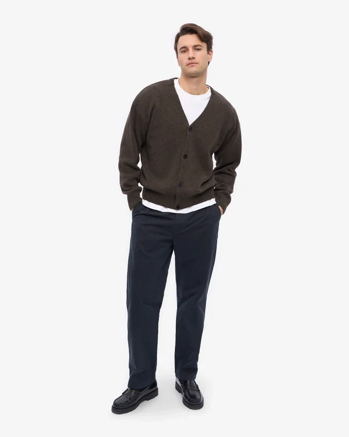 Strickjacke aus Merinowolle mit V-Ausschnitt – Kaffeebraun