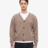 Strickjacke mit V-Ausschnitt aus Merinowolle – Warm Taupe